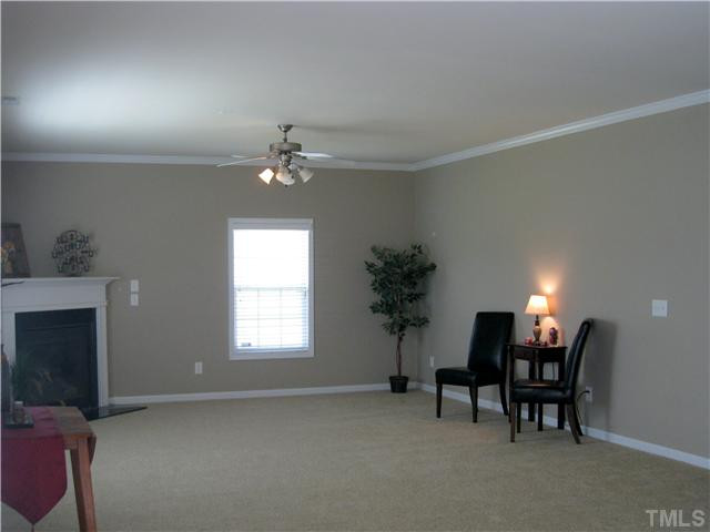 2013 Tennessee Road Durham, NC 27704 - Photo 9 of 25 Den/Family/Great Room