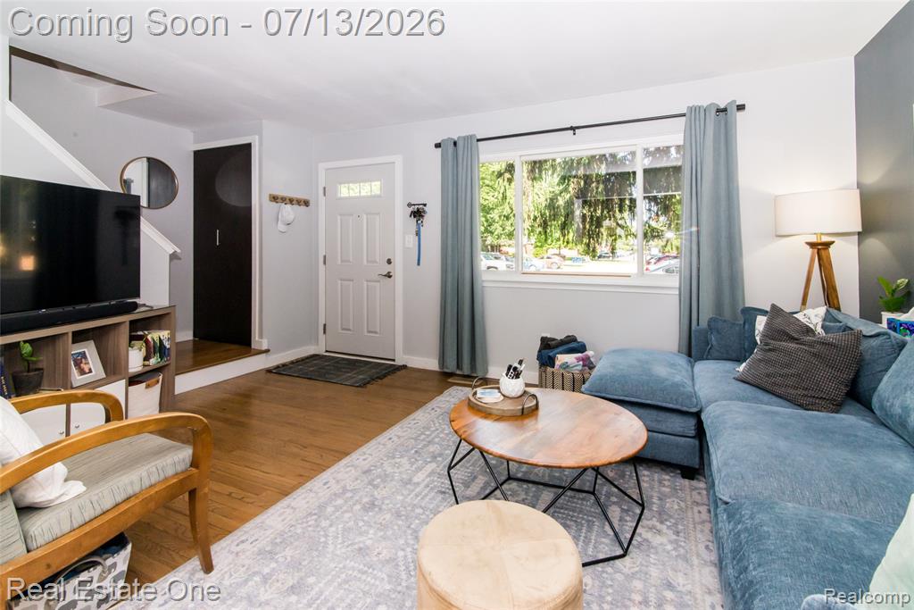 3323 Williamsburg Road Ann Arbor, MI 48108 - Photo 4 of 29