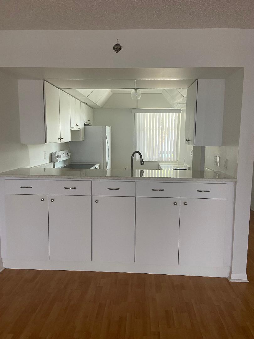 1950 Southwest Palm City Road, Unit 6305 Stuart, FL 34994 - Photo 2 of 18 6305 kitchen