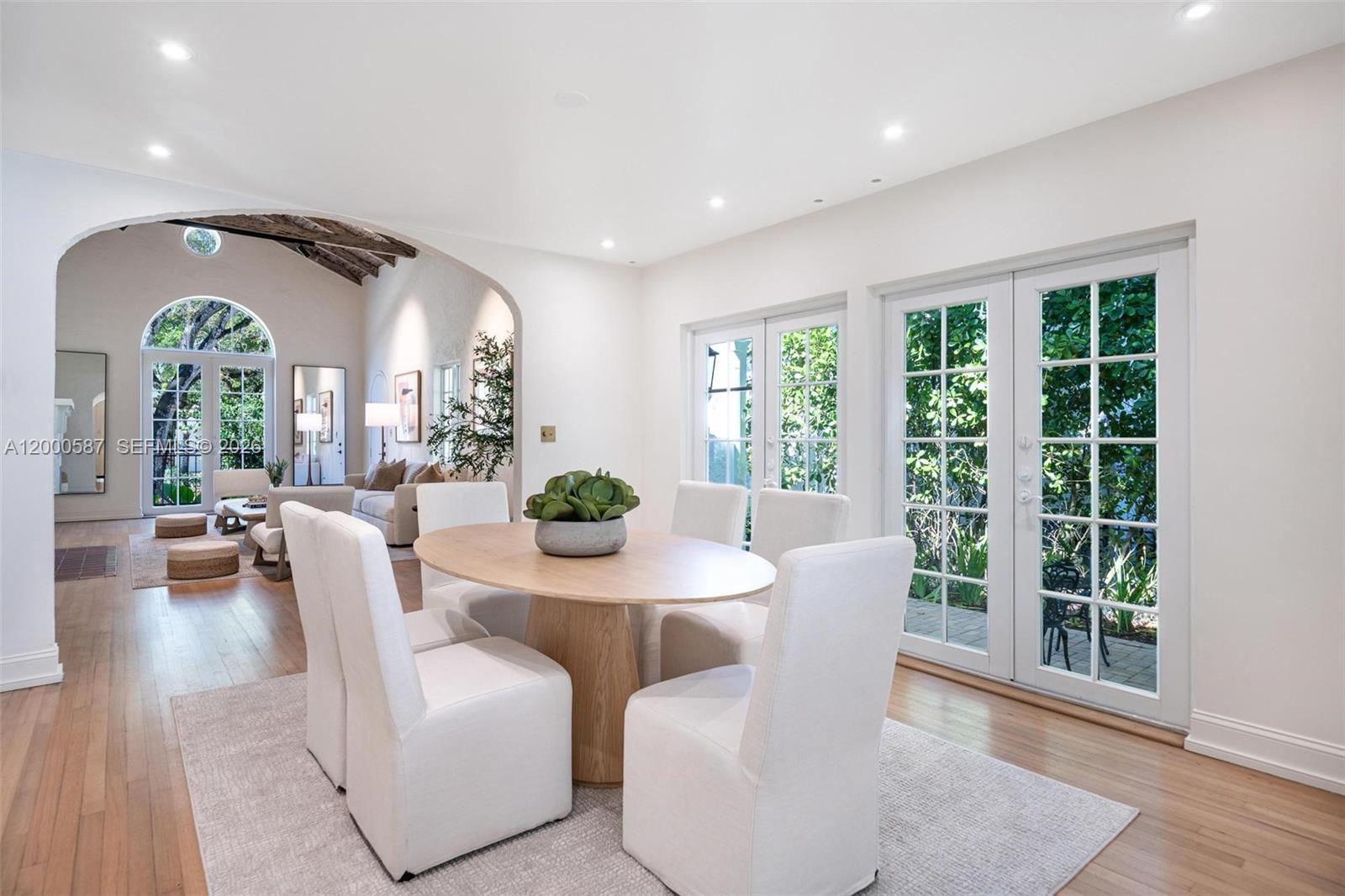 909 Roderigo Avenue Coral Gables, FL 33134 - Photo 14 of 34 Photo 14