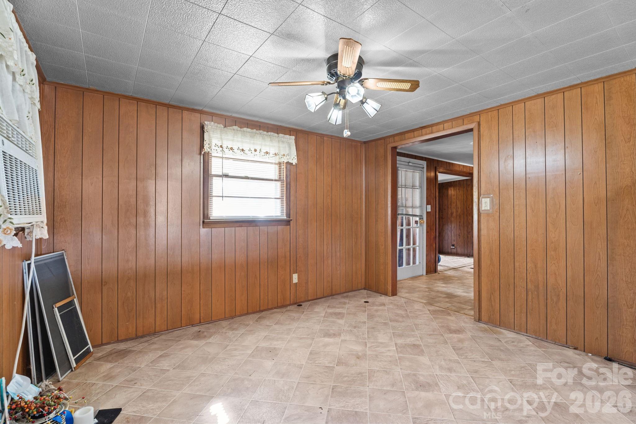 407 Conwell Road Pleasant Hill, NC 27866 - Photo 6 of 31 en view interior of the house