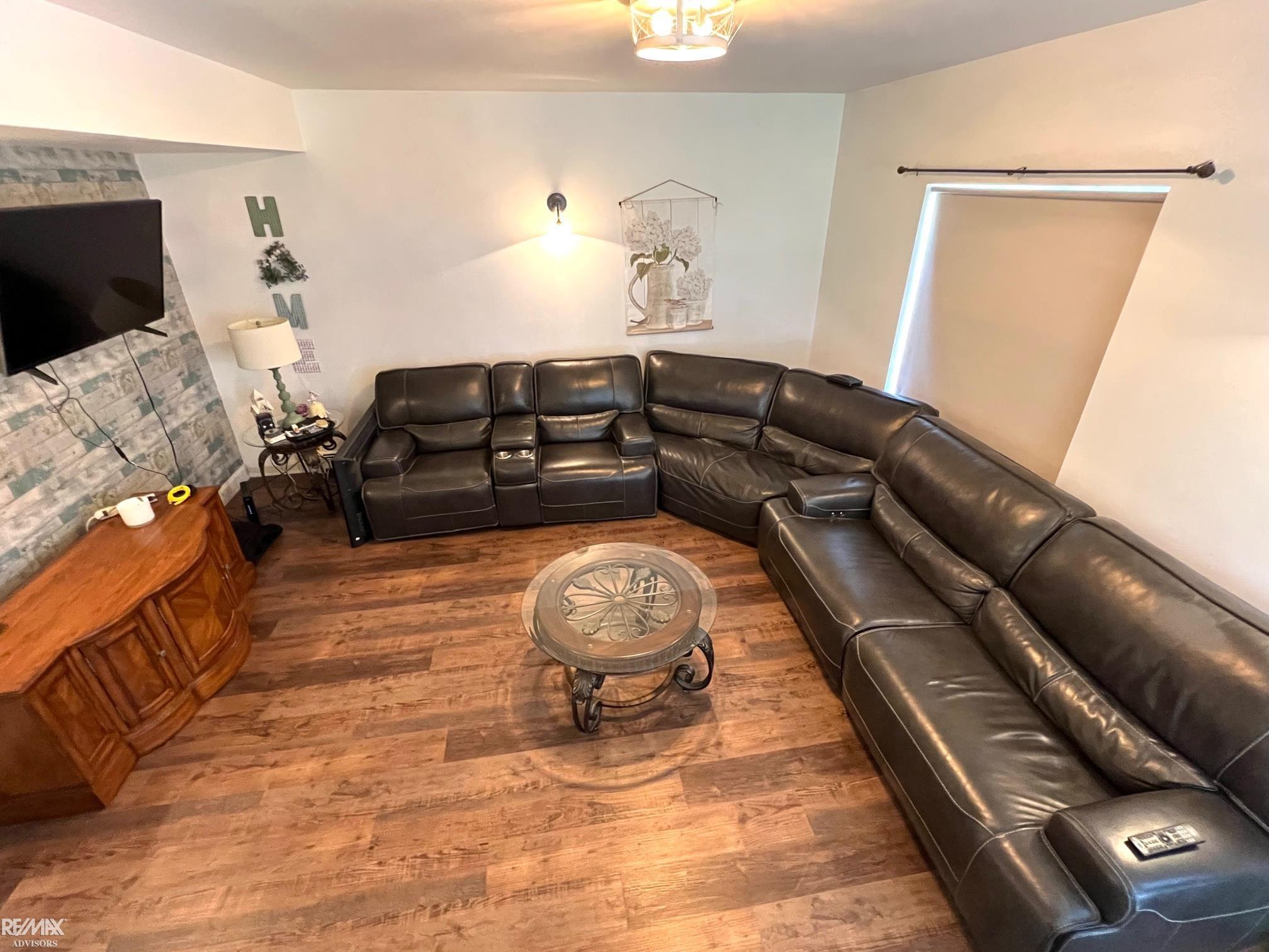 33920 Schneider Road Chesterfield, MI 48047 - Photo 11 of 24