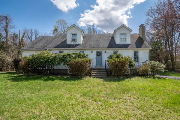 $575,000 | 91 Hampstead Road, Derry, NH 03038