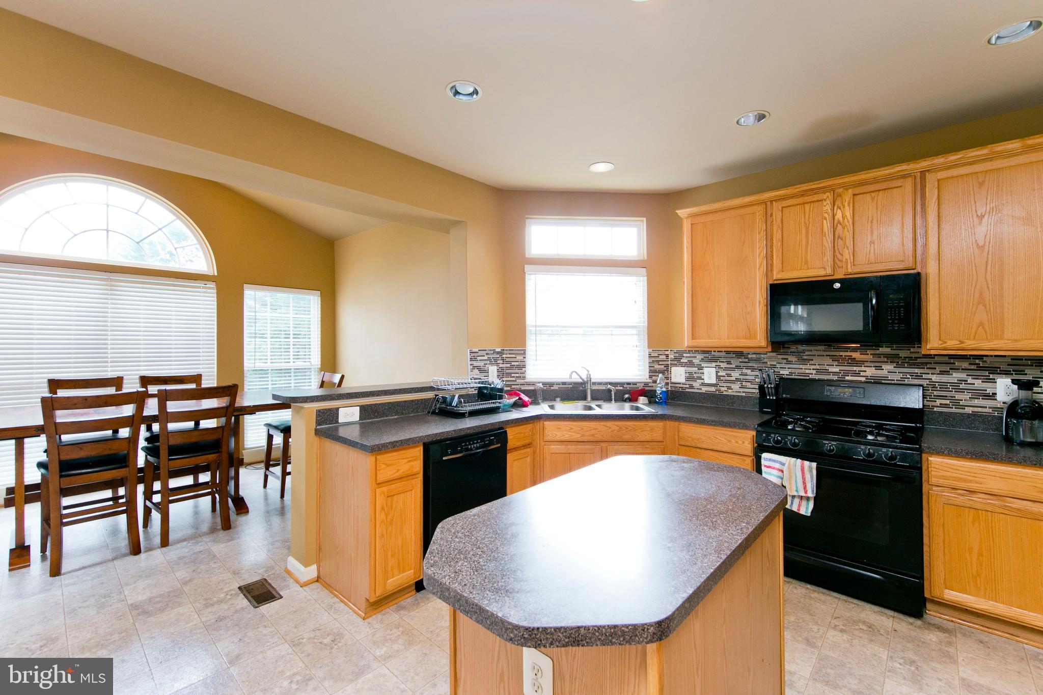 6845 Rathbone Place Gainesville, VA 20155 - Photo 11 of 54