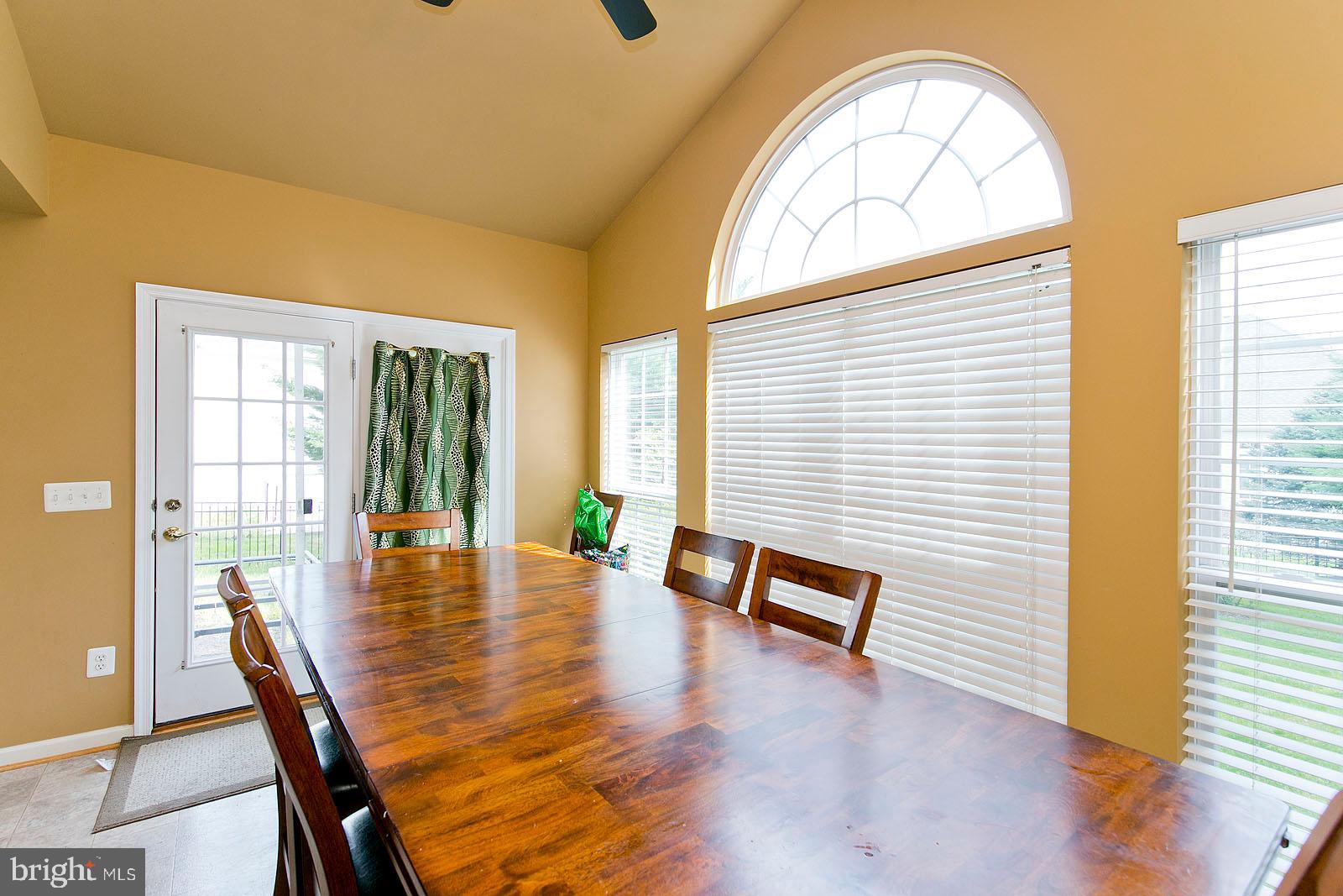 6845 Rathbone Place Gainesville, VA 20155 - Photo 18 of 54