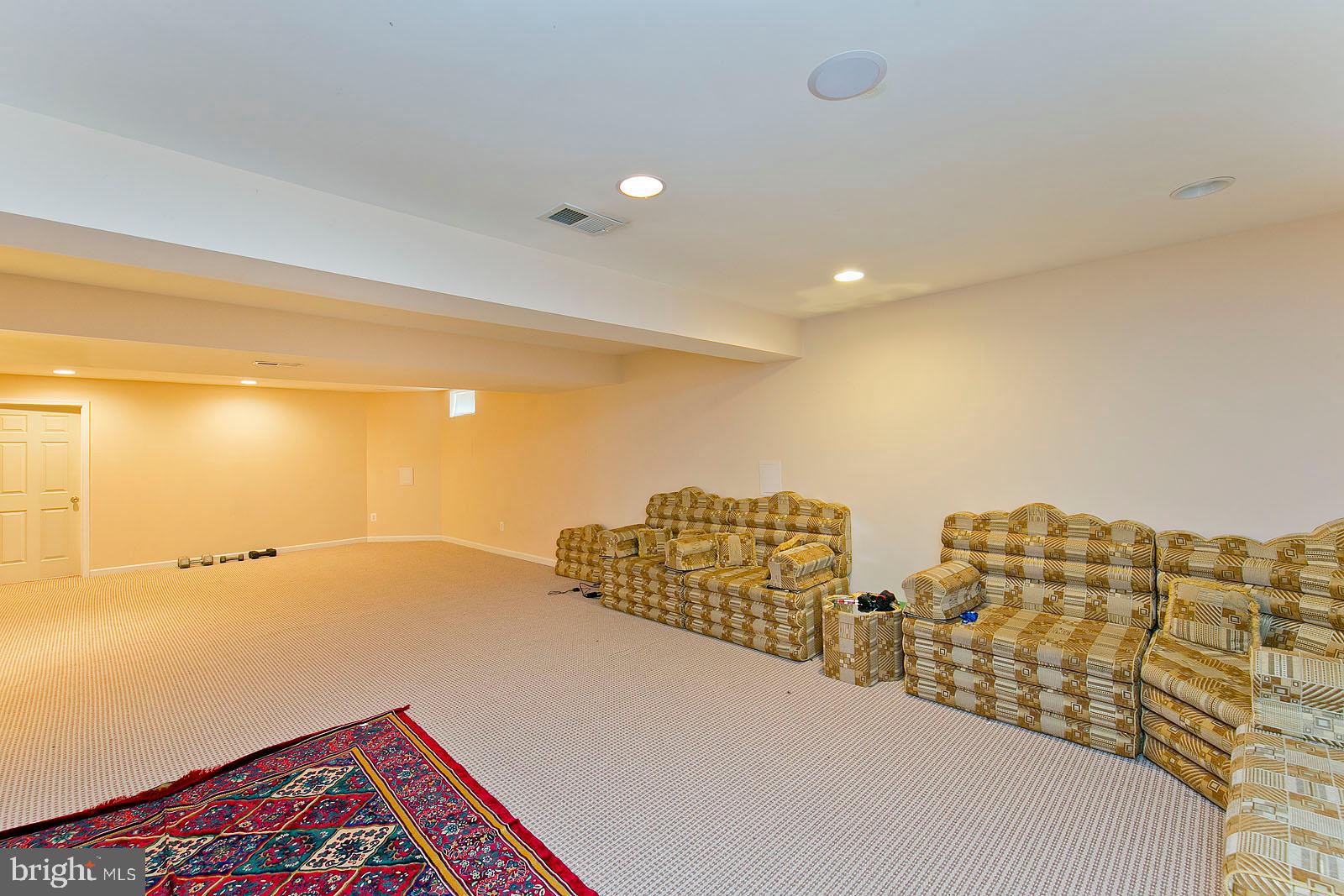 6845 Rathbone Place Gainesville, VA 20155 - Photo 23 of 54