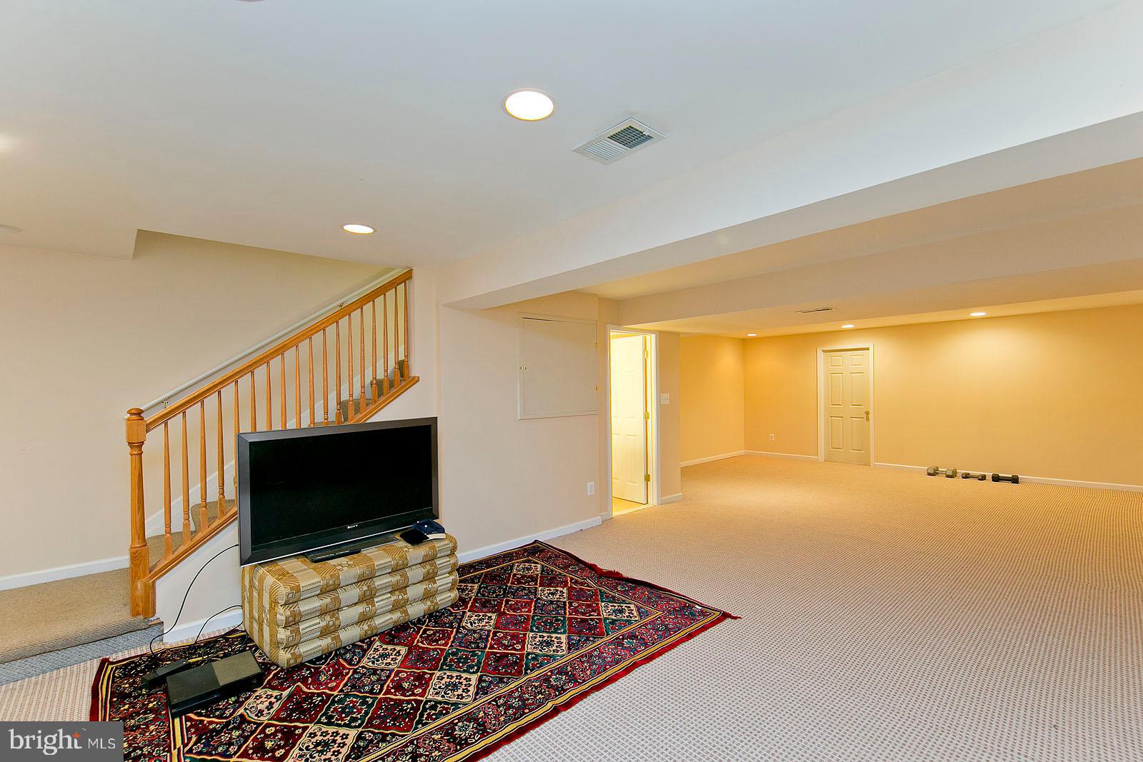 6845 Rathbone Place Gainesville, VA 20155 - Photo 24 of 54