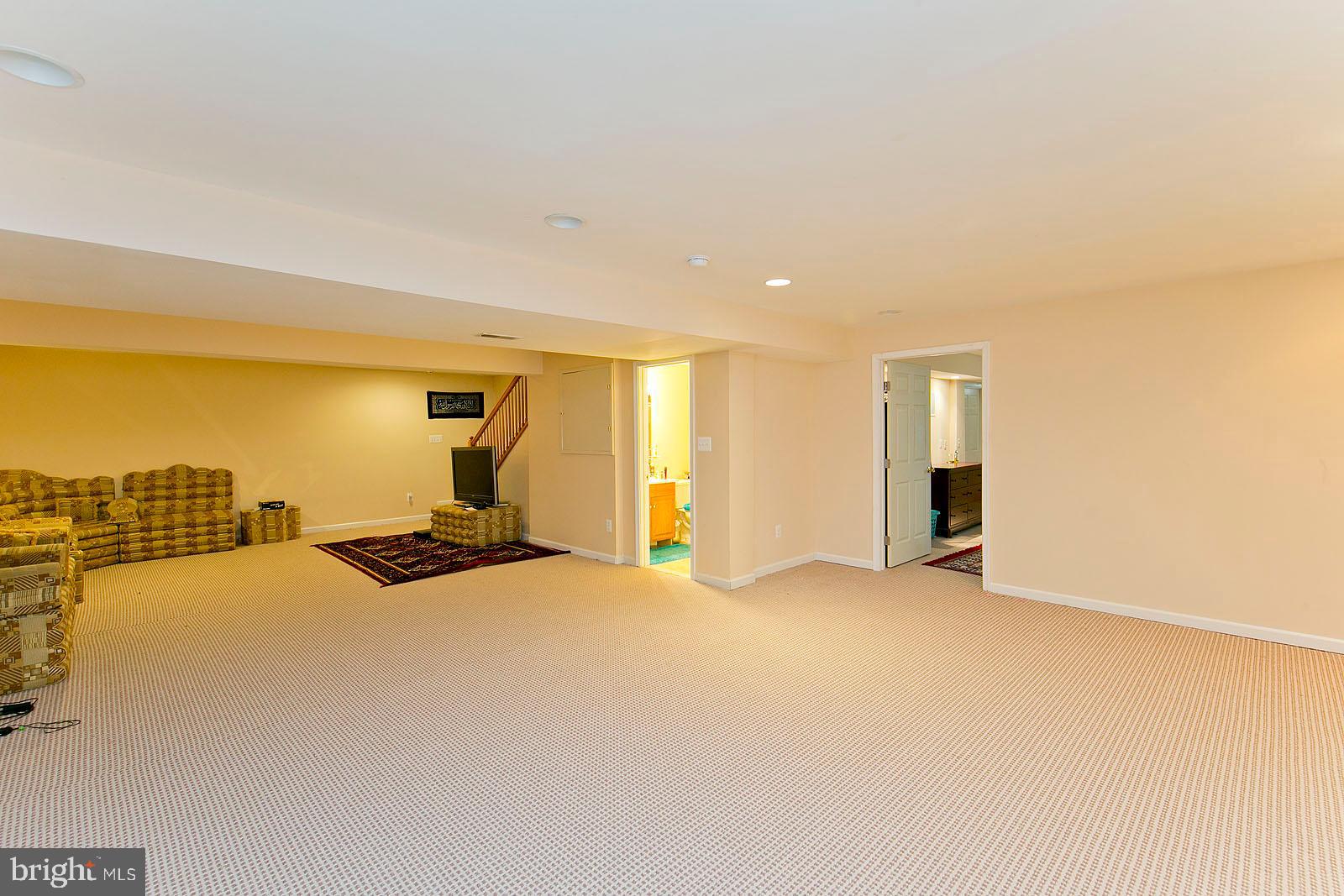 6845 Rathbone Place Gainesville, VA 20155 - Photo 27 of 54