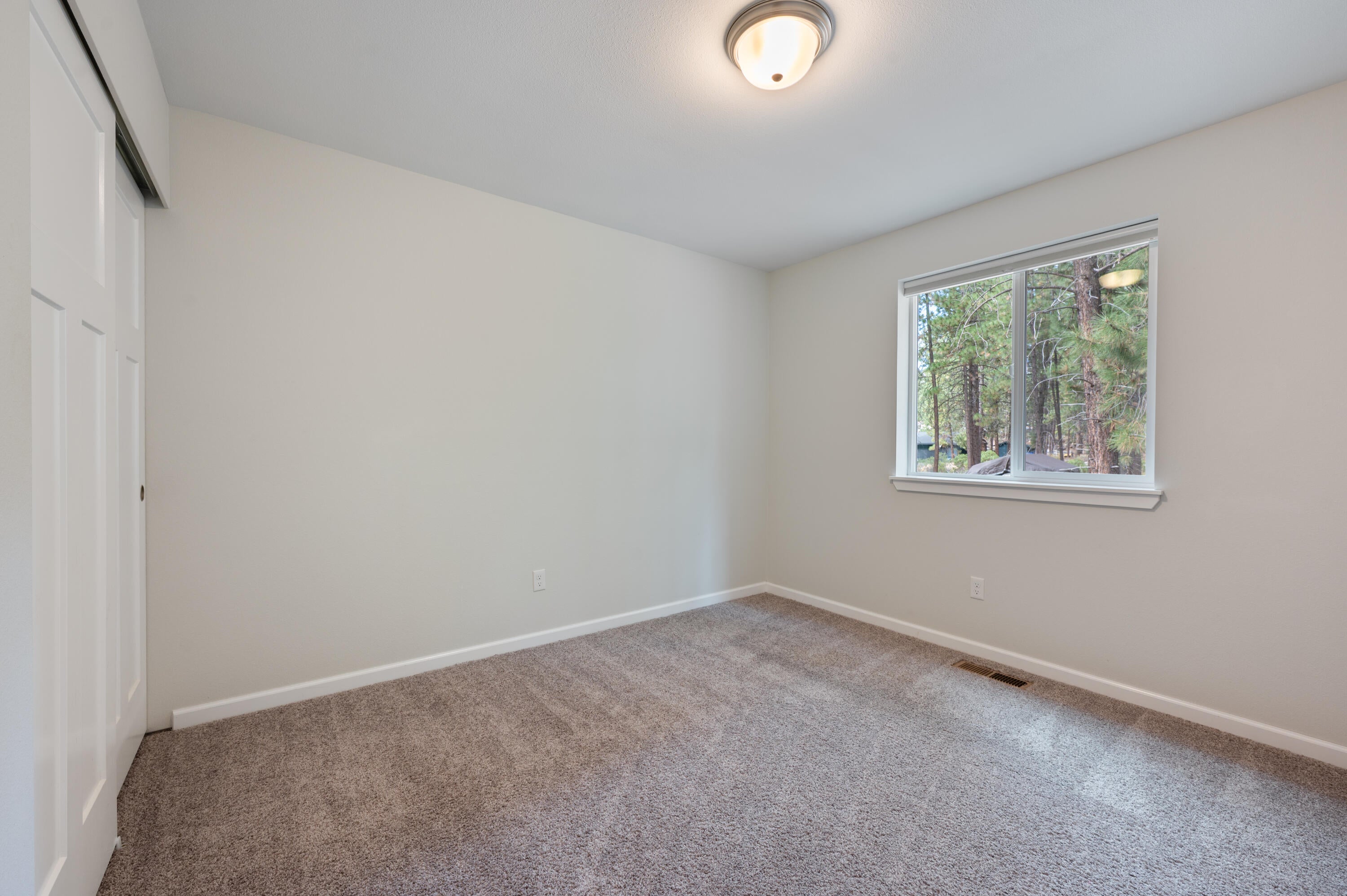 60026 Turquoise Road Bend, OR 97702 - Photo 35 of 49 Bedroom #2