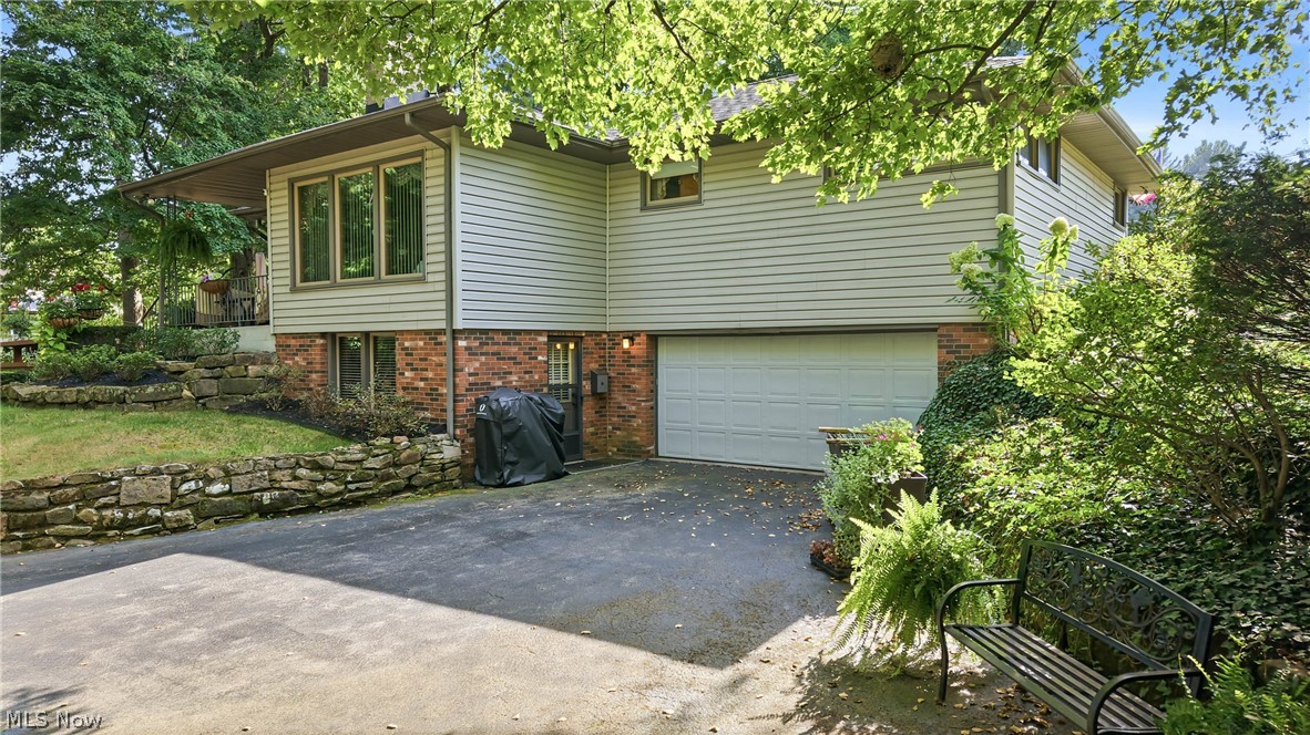 1850 Price Road Youngstown, OH 44509 - Photo 5 of 50 Back of the home and garage