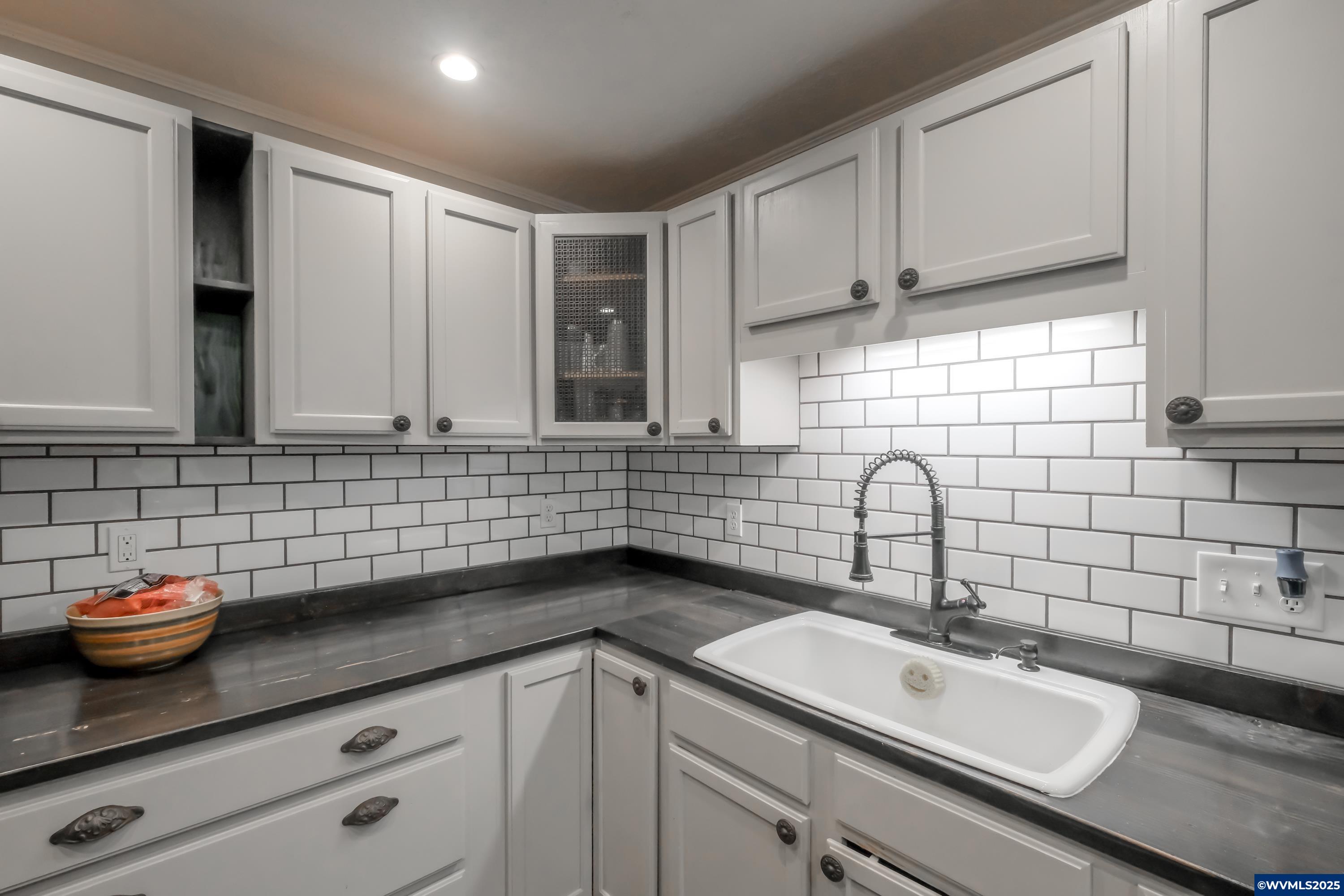 28508 Liberty Road Sweet Home, OR 97386 - Photo 14 of 47 Gallery Image 14