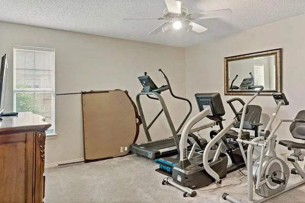 $299,000 | 330 39th Street Southeast, Paris, TX 75462