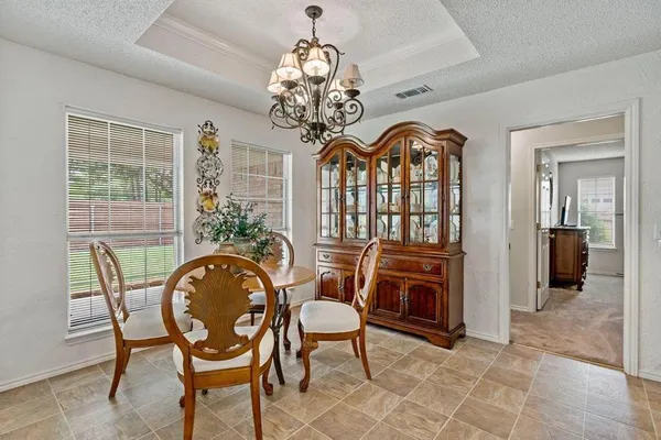 $299,000 | 330 39th Street Southeast, Paris, TX 75462