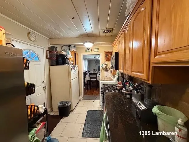 a very nice looking room with many windows