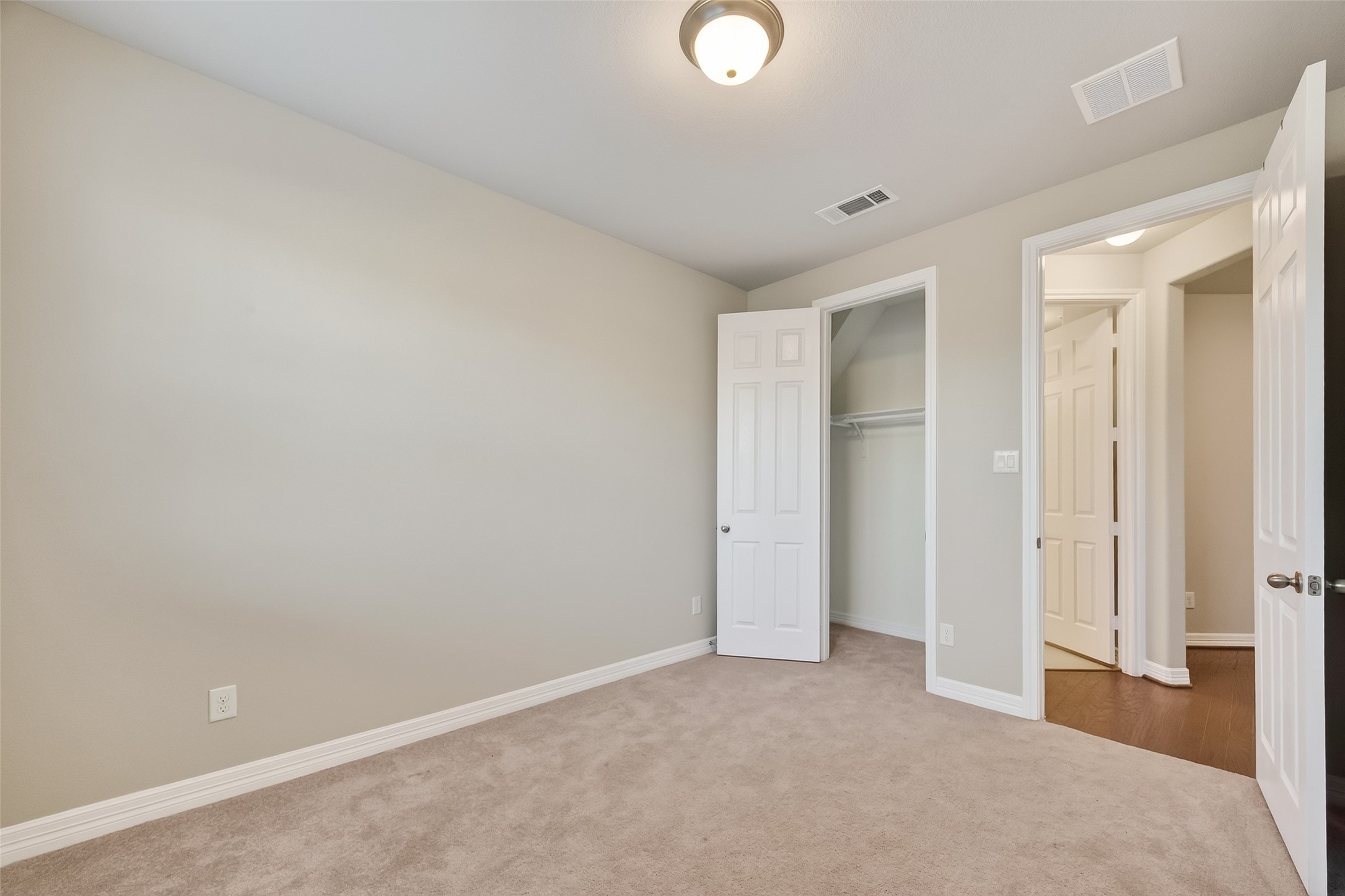 2131 Islawild Way La Marque, TX 77568 - Photo 13 of 37