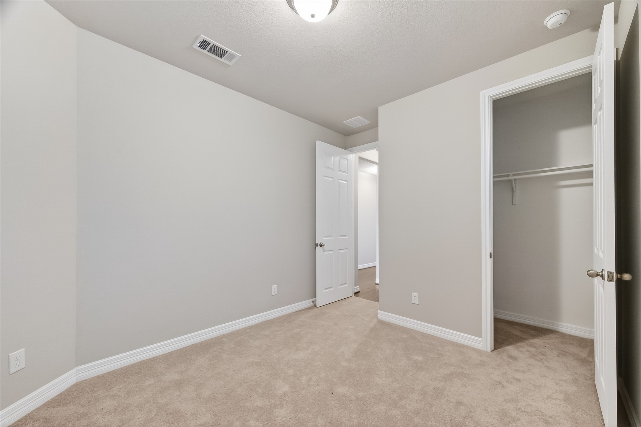 2131 Islawild Way La Marque, TX 77568 - Photo 18 of 37