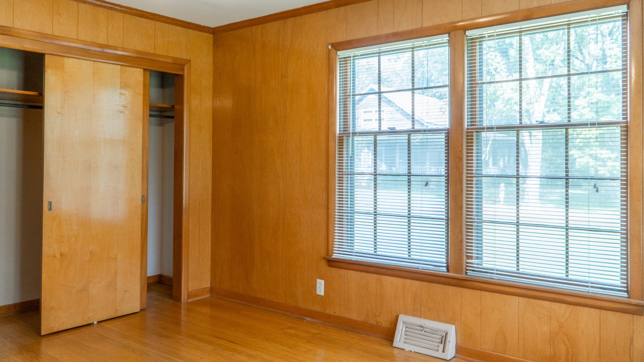 809 Berwick Trail Madison, TN 37115 - Photo 5 of 34 a view of a room that has a window in it