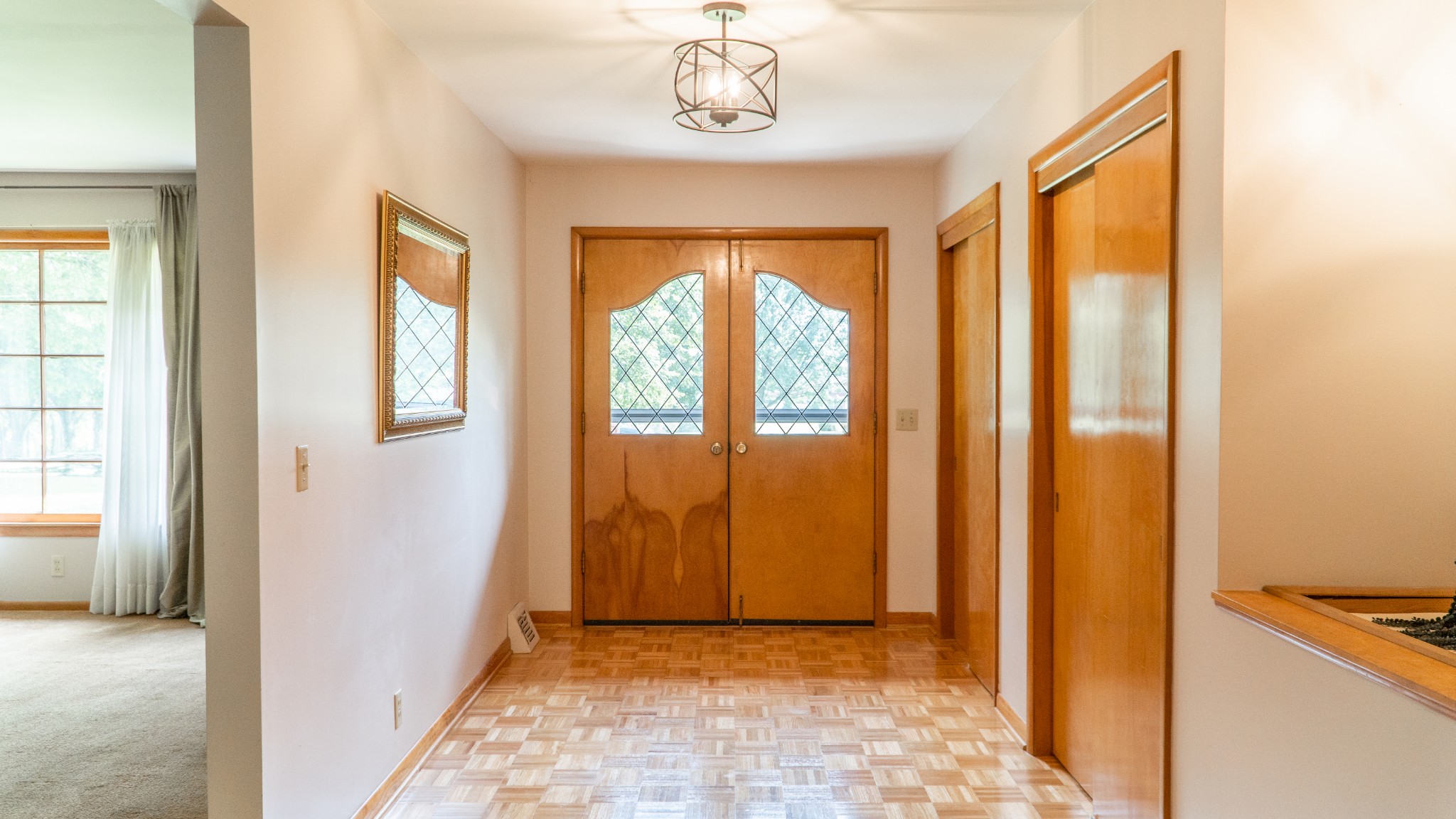 809 Berwick Trail Madison, TN 37115 - Photo 10 of 34 a view of a hallway with windows and entryway