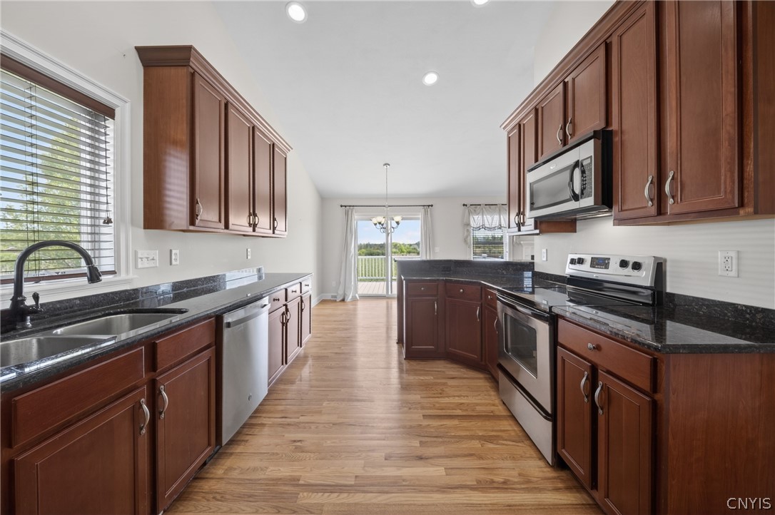2070 Whisper Ridge Drive Chittenango, NY 13037 - Photo 15 of 35