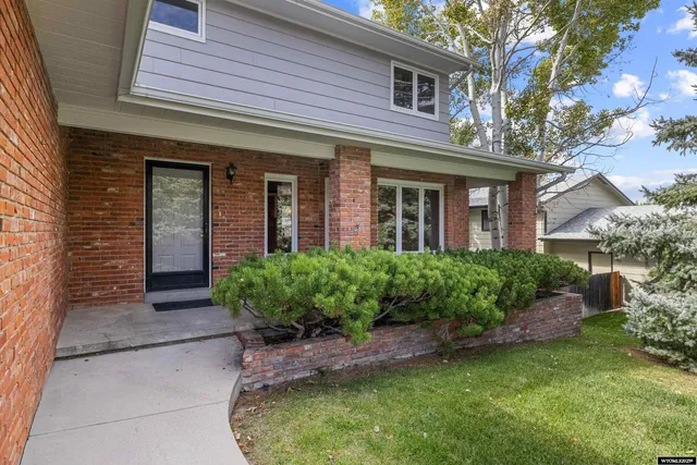 $575,000 | 1940 Kingsbury Drive, Casper, WY 82609