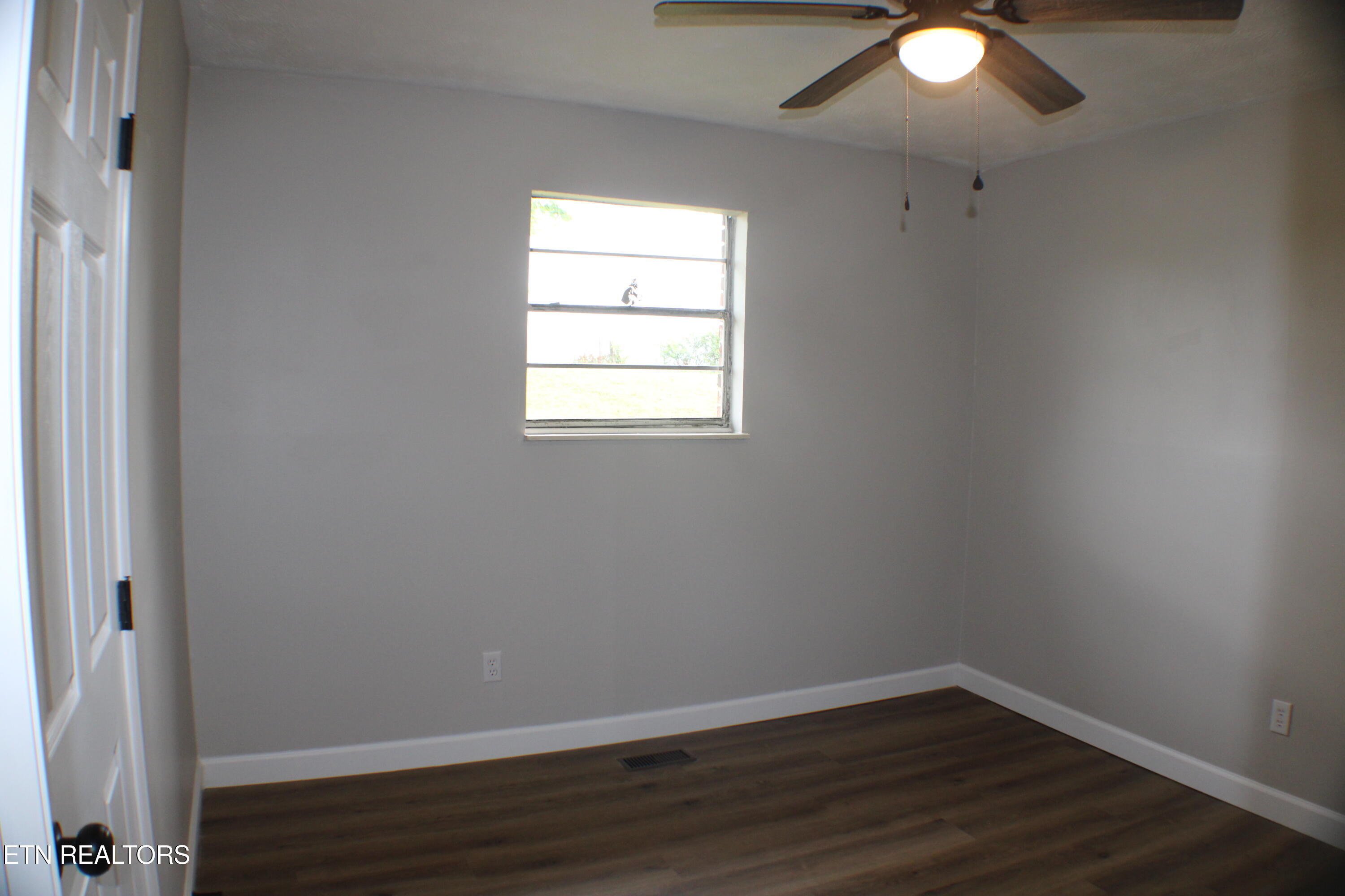 281 Parliament Road Harrogate, TN 37752 - Photo 22 of 38 Bedroom 2