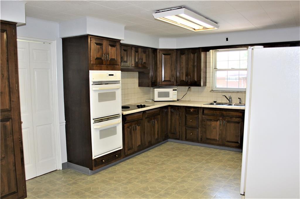 410 Decatur Avenue Pittsburgh, PA 15221 - Photo 9 of 22 Gallery Image 9