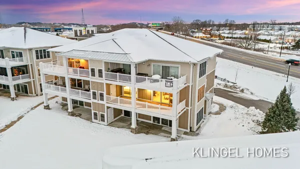 $549,000 | 930 West Savidge Street, Unit 2, Spring Lake, MI 49456