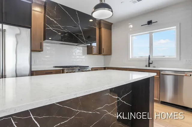 $549,000 | 930 West Savidge Street, Unit 2, Spring Lake, MI 49456