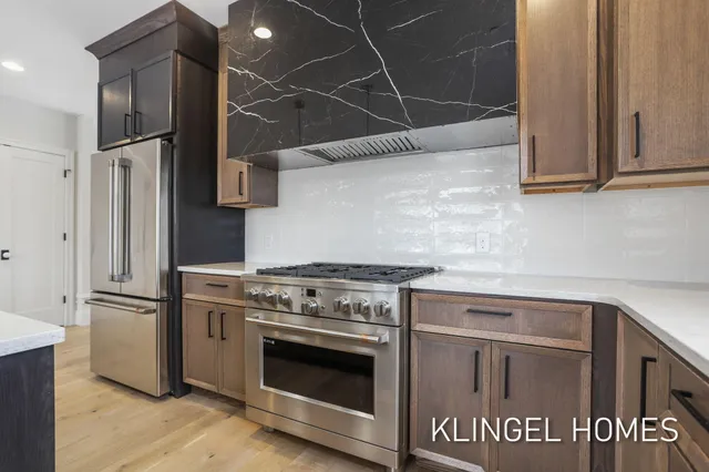 $549,000 | 930 West Savidge Street, Unit 2, Spring Lake, MI 49456