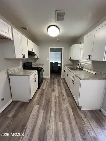 $2,350 | 402 North 48th Street, Phoenix, AZ 85008