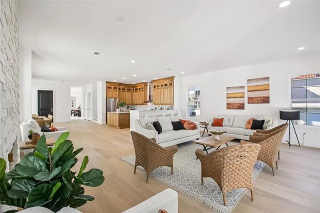 $2,595,000 | 128 Ricardo Way Northeast, St. Petersburg, FL 33704