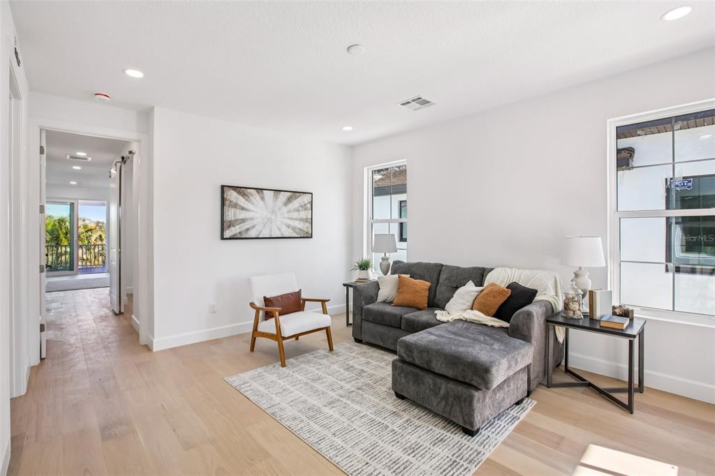 128 Ricardo Way Northeast St. Petersburg, FL 33704 - Photo 12 of 56