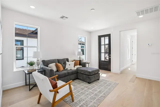 $2,595,000 | 128 Ricardo Way Northeast, St. Petersburg, FL 33704