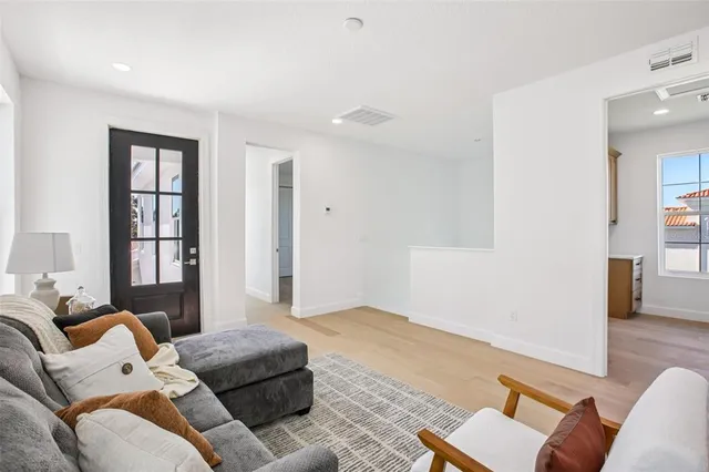 $2,595,000 | 128 Ricardo Way Northeast, St. Petersburg, FL 33704