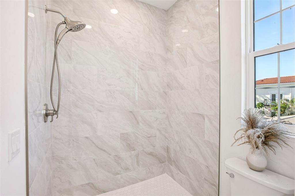 128 Ricardo Way Northeast St. Petersburg, FL 33704 - Photo 29 of 56