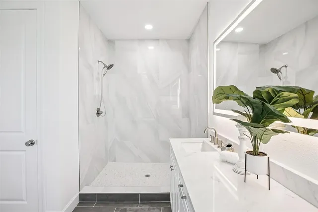 $2,595,000 | 128 Ricardo Way Northeast, St. Petersburg, FL 33704