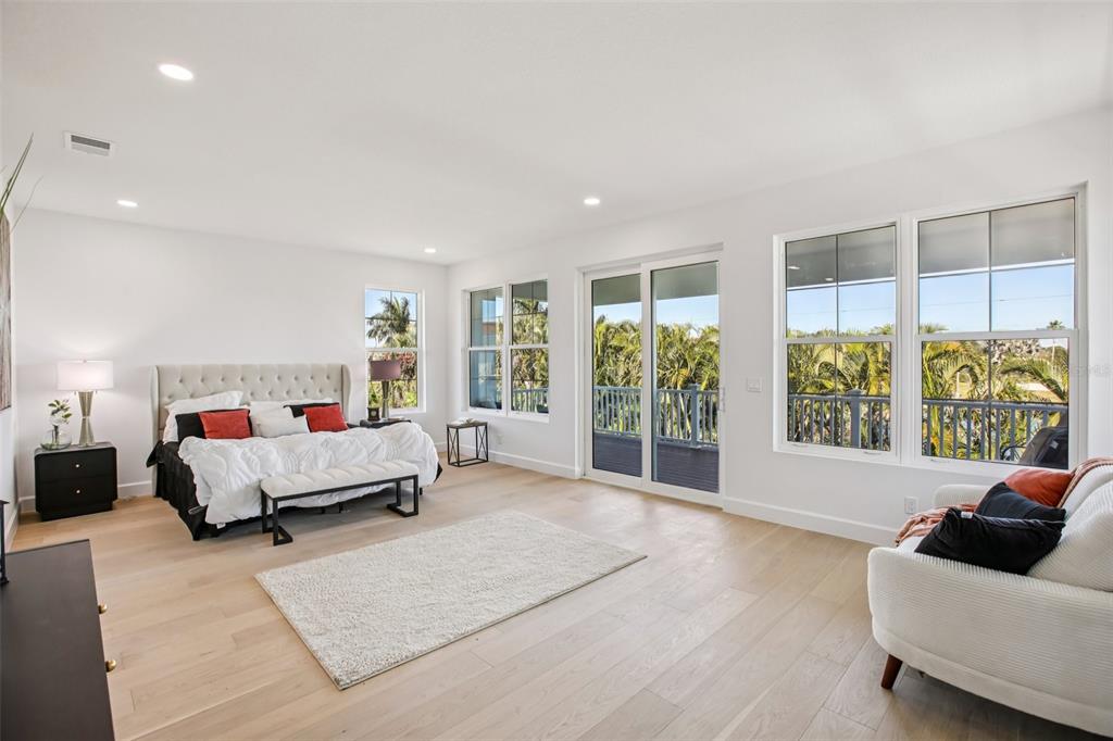 128 Ricardo Way Northeast St. Petersburg, FL 33704 - Photo 37 of 56