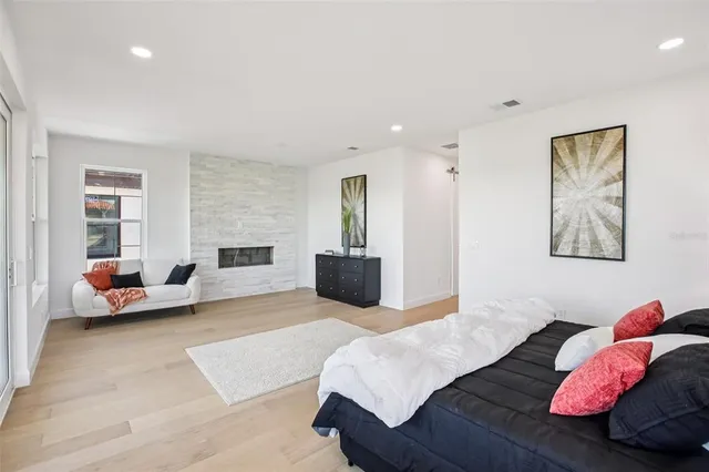 $2,595,000 | 128 Ricardo Way Northeast, St. Petersburg, FL 33704