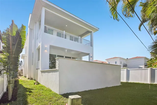 $2,595,000 | 128 Ricardo Way Northeast, St. Petersburg, FL 33704