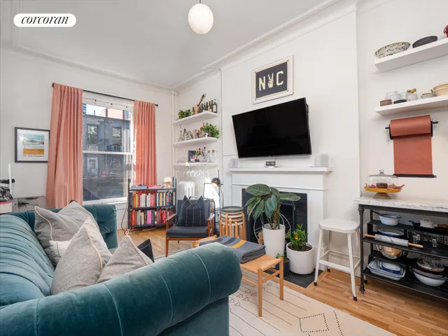 $5,950,000 | 54 West 71st Street | Upper West Side