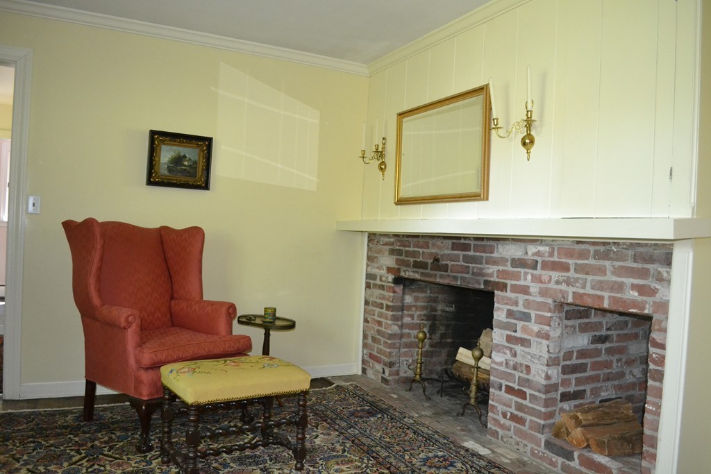 18 Hickory Hill Road Manchester, MA 01944 - Photo 3 of 30 Gallery Image 3