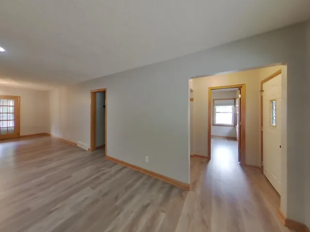 $1,749 | 406 East River Street, Monticello, MN 55362