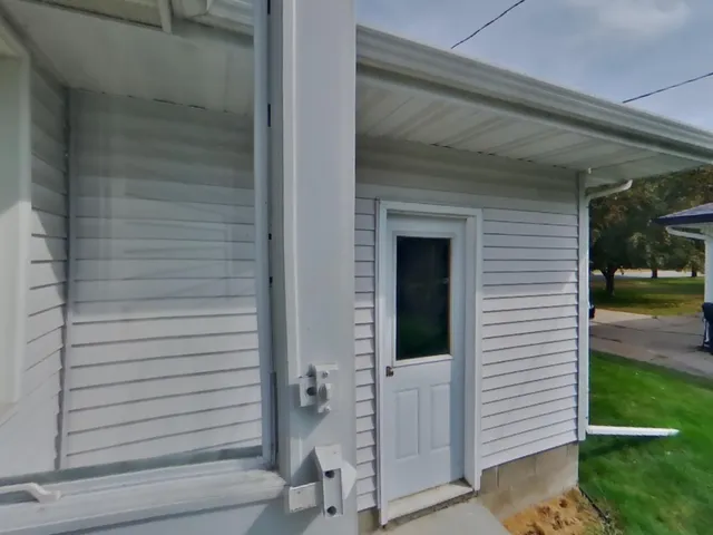 $1,749 | 406 East River Street, Monticello, MN 55362