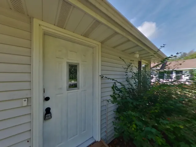 $1,749 | 406 East River Street, Monticello, MN 55362