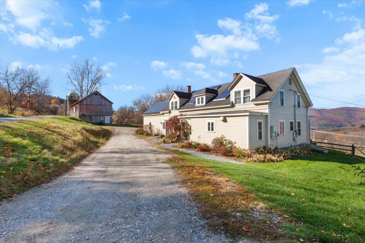 1629 North Mann Hill Road Pownal, VT 05261 - Photo 3 of 47