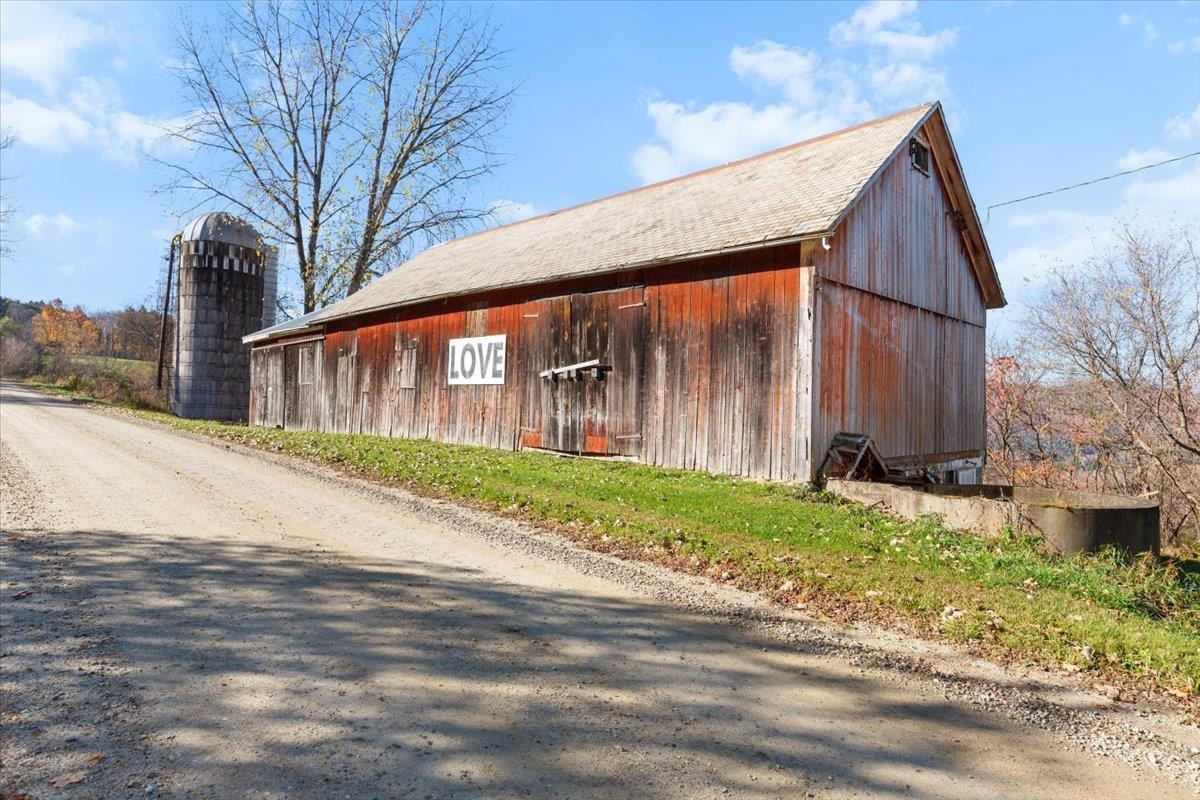 1629 North Mann Hill Road Pownal, VT 05261 - Photo 4 of 47