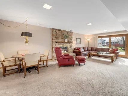 $599,900 | 703 East Redwood Lane, Arlington Heights, IL 60004