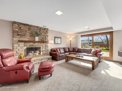 $599,900 | 703 East Redwood Lane, Arlington Heights, IL 60004