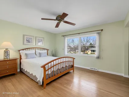$599,900 | 703 East Redwood Lane, Arlington Heights, IL 60004
