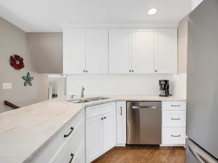 $599,900 | 703 East Redwood Lane, Arlington Heights, IL 60004